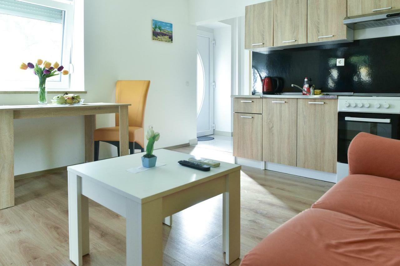Apartman Karla Apartment Ljubuski Exterior photo